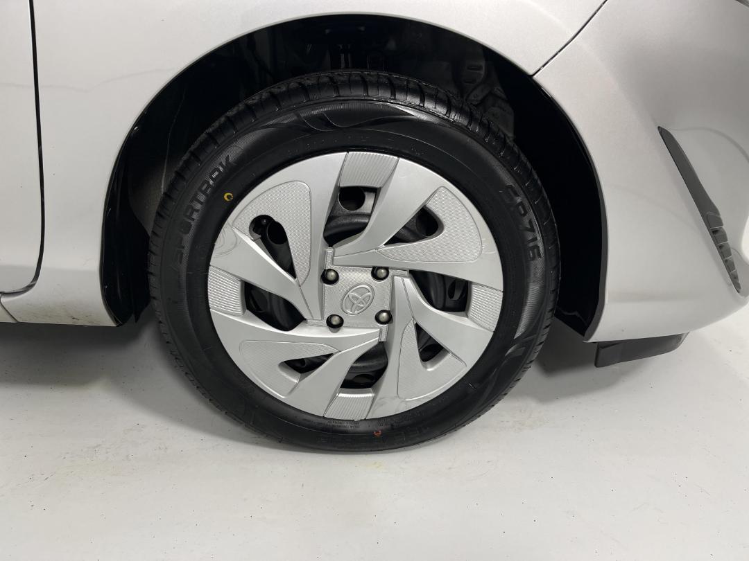 Photo '9' of Toyota Aqua Photo '9' of Toyota Aqua