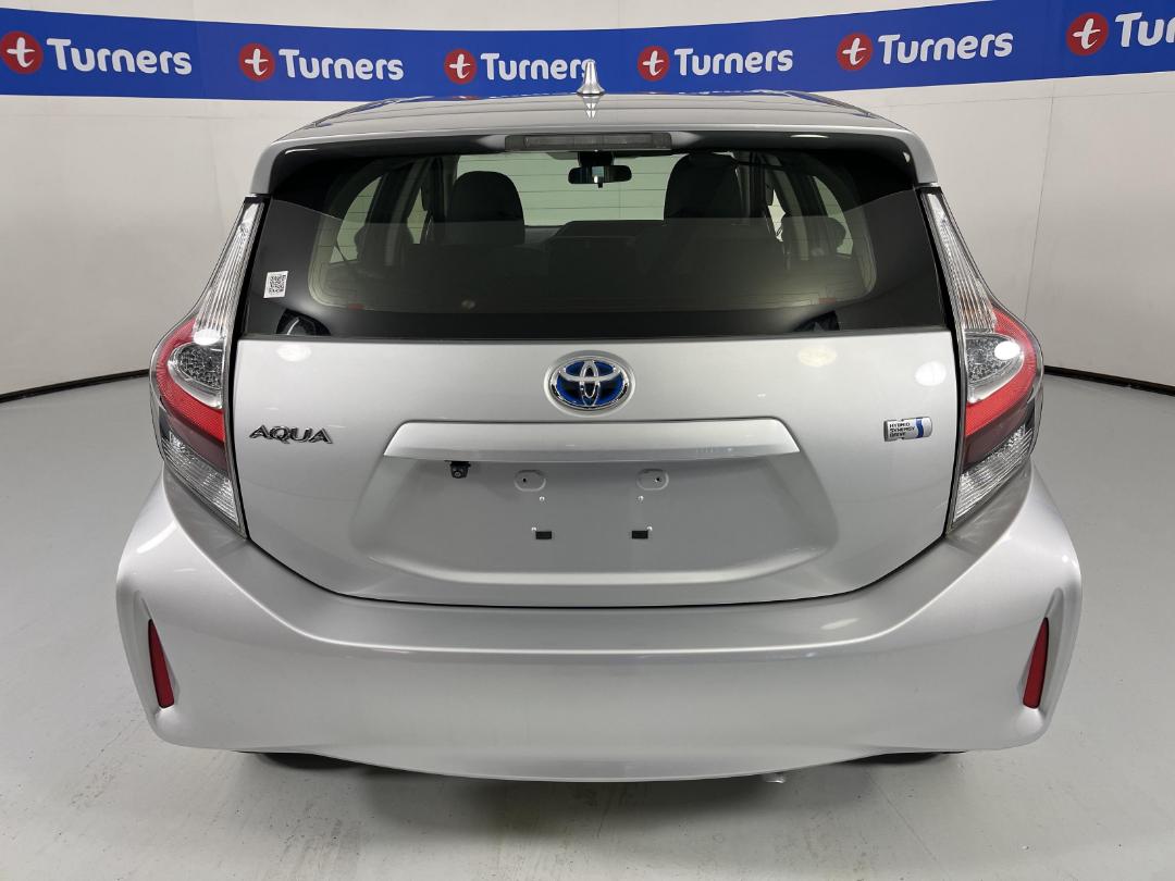 Photo '6' of Toyota Aqua Photo '6' of Toyota Aqua