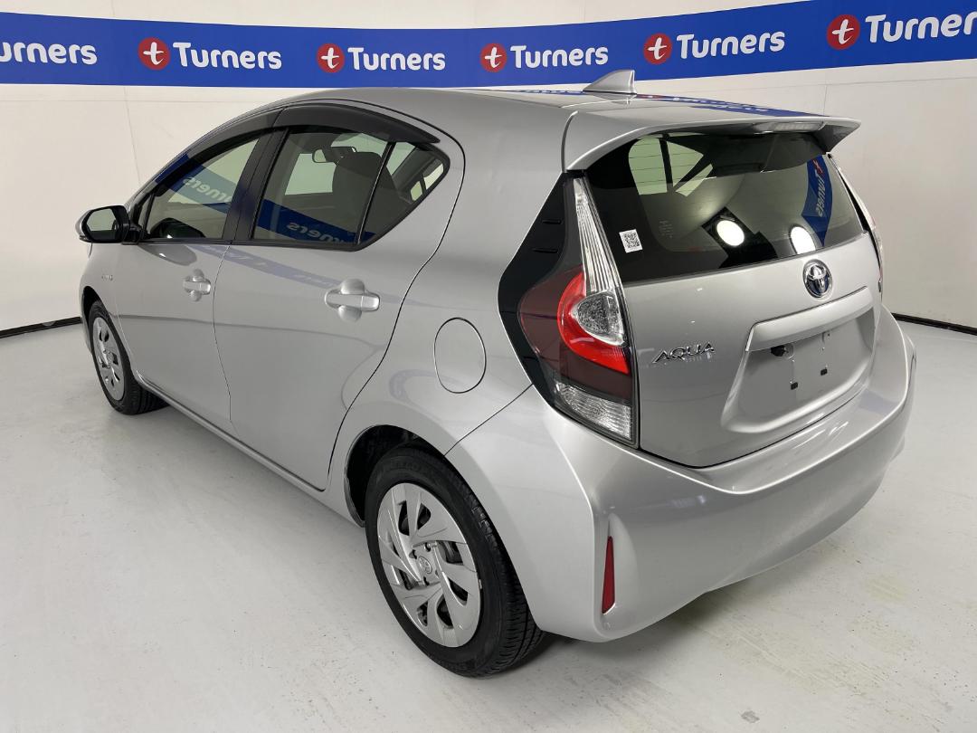 Photo '5' of Toyota Aqua Photo '5' of Toyota Aqua