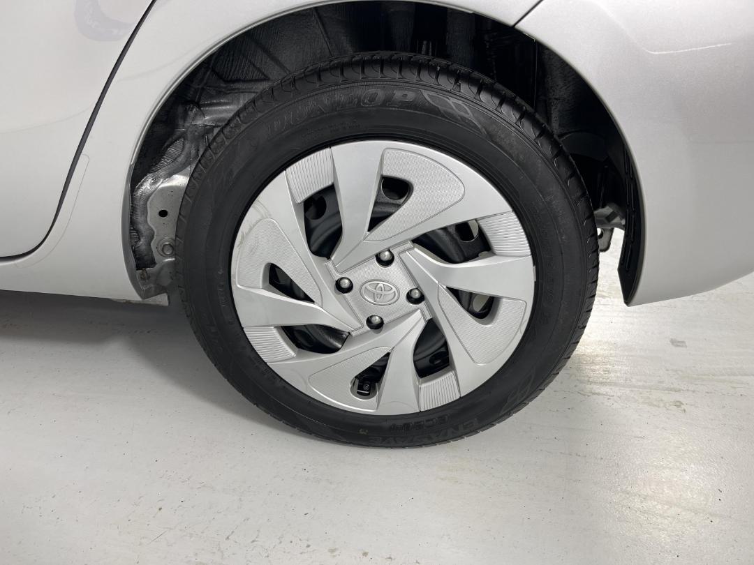 Photo '11' of Toyota Aqua Photo '11' of Toyota Aqua