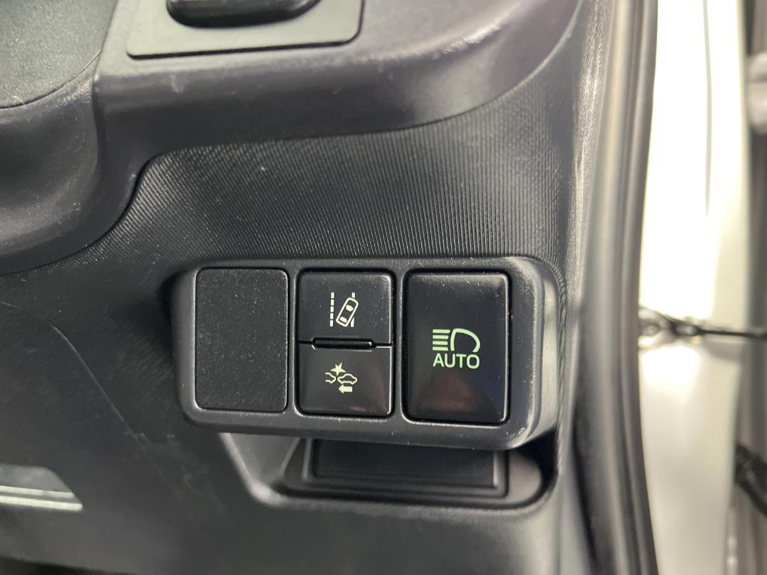 Photo '25' of Toyota Aqua Photo '25' of Toyota Aqua