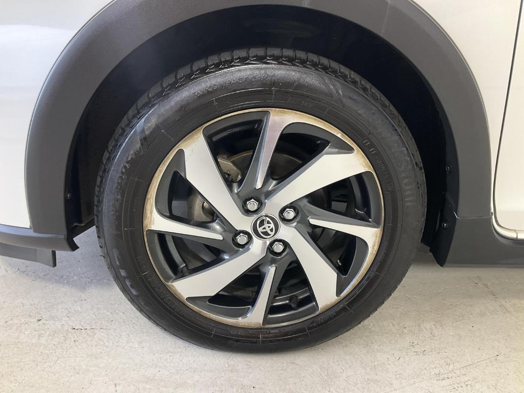 Photo '10' of Toyota Aqua Photo '10' of Toyota Aqua