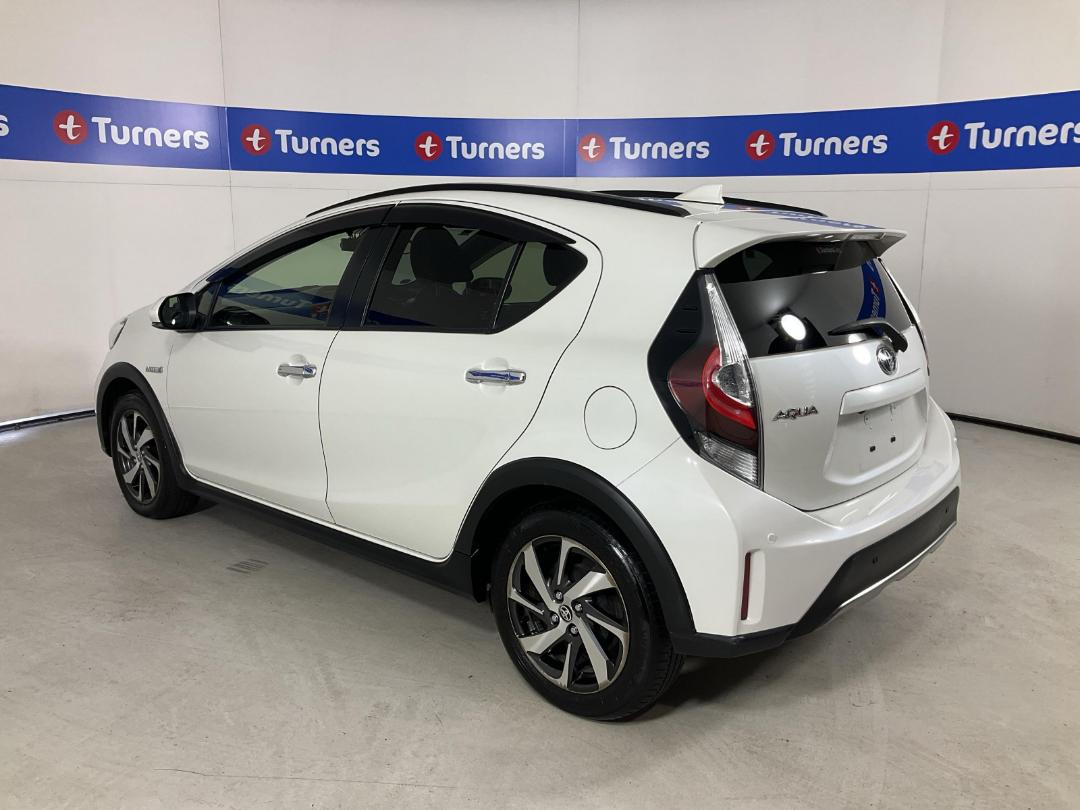 Photo '5' of Toyota Aqua Photo '5' of Toyota Aqua