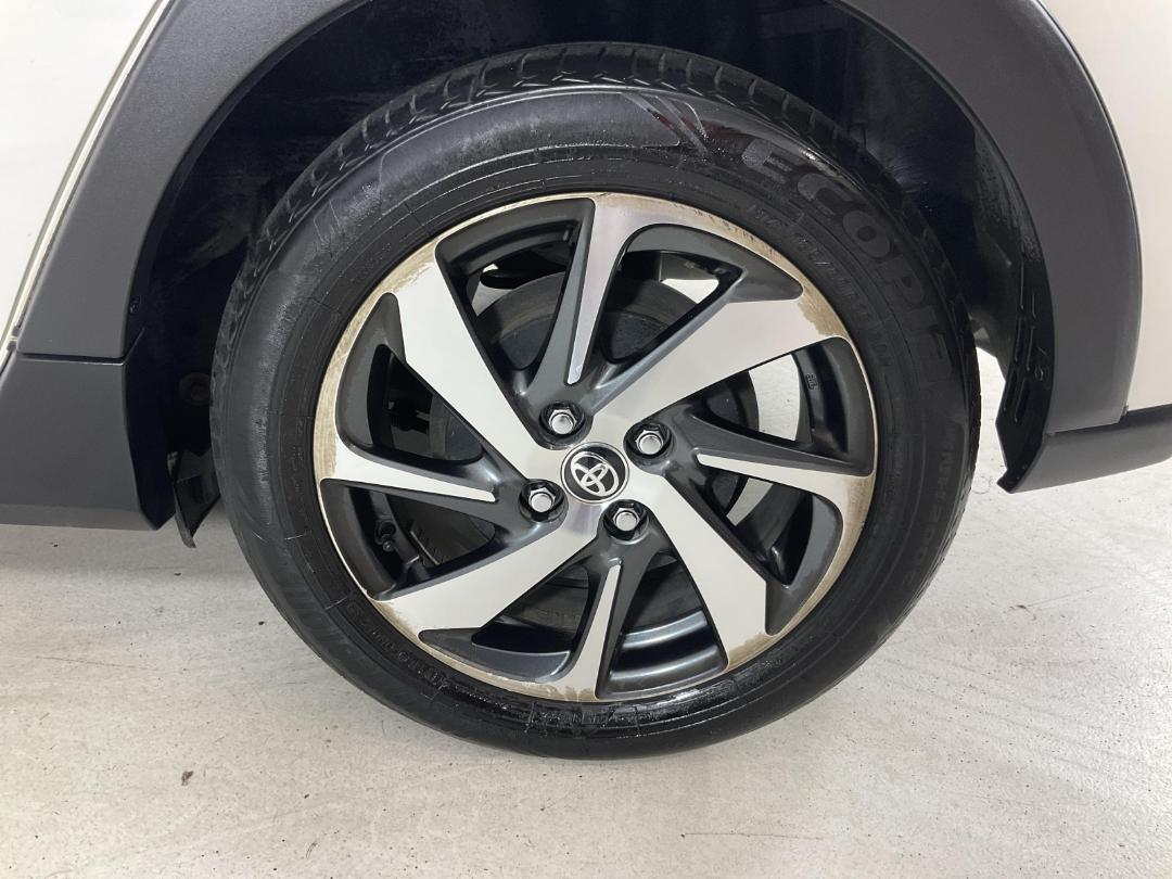 Photo '11' of Toyota Aqua Photo '11' of Toyota Aqua