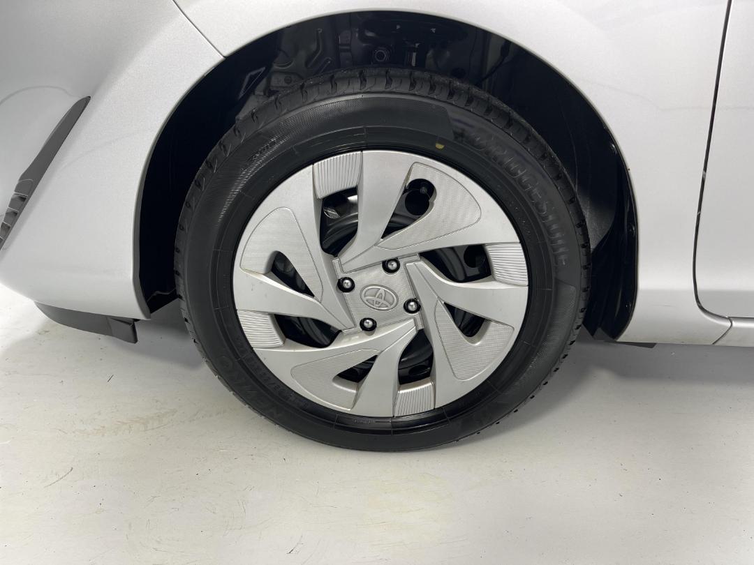 Photo '10' of Toyota Aqua Photo '10' of Toyota Aqua