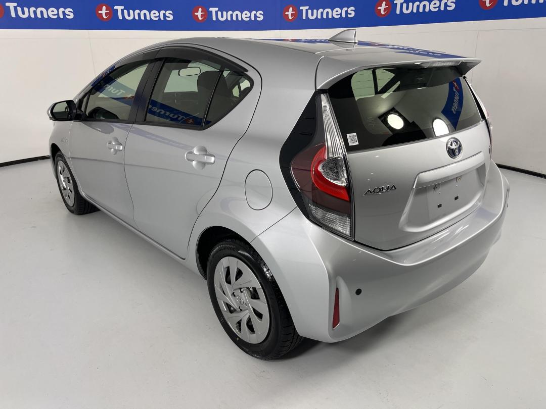 Photo '5' of Toyota Aqua Photo '5' of Toyota Aqua