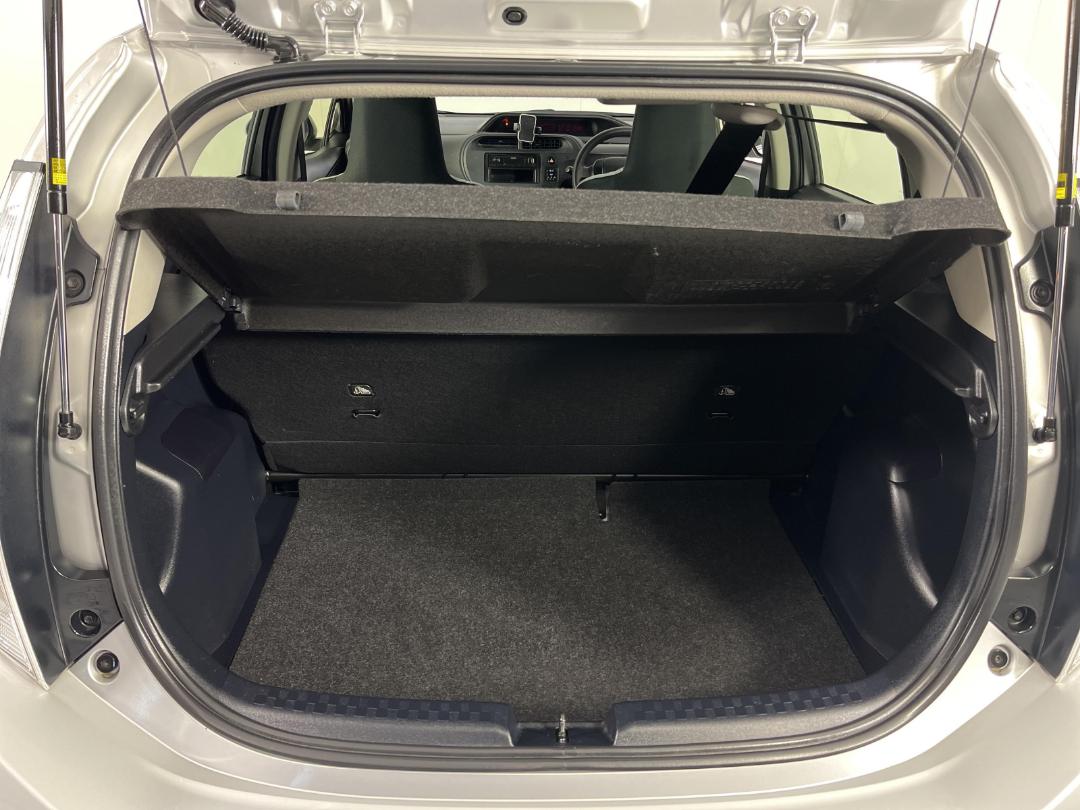 Photo '14' of Toyota Aqua Photo '14' of Toyota Aqua