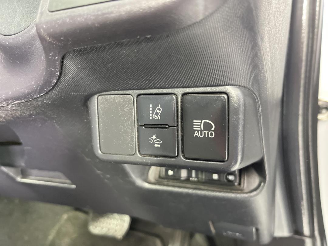 Photo '25' of Toyota Aqua Photo '25' of Toyota Aqua