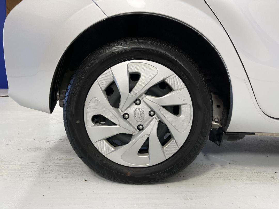 Photo '12' of Toyota Aqua