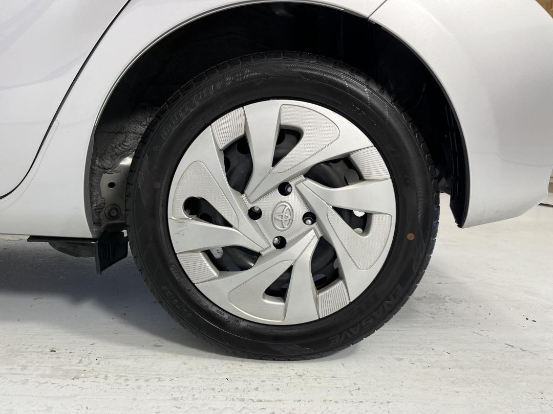 Photo '11' of Toyota Aqua