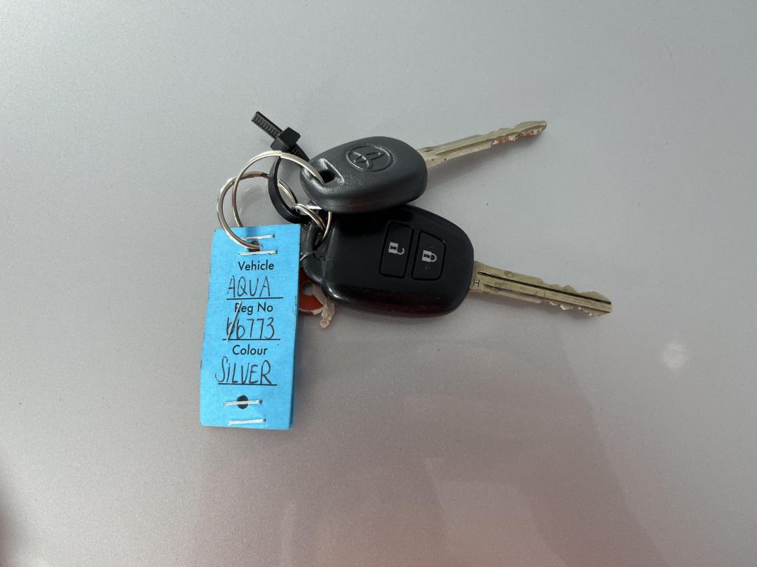 Photo '22' of Toyota Aqua