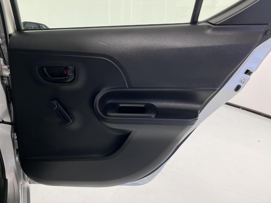 Photo '19' of Toyota Aqua