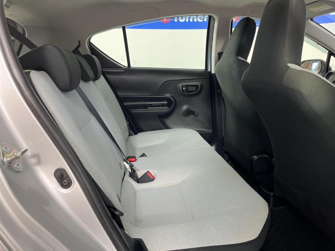 Photo '20' of Toyota Aqua