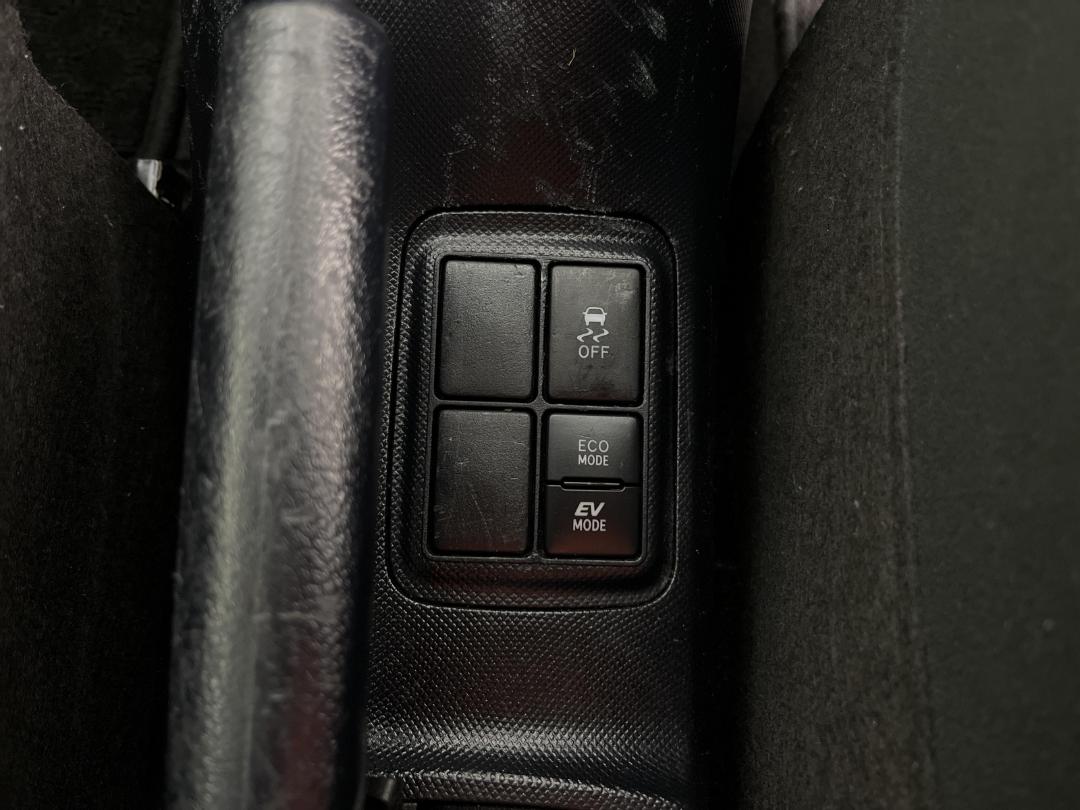 Photo '23' of Toyota Aqua