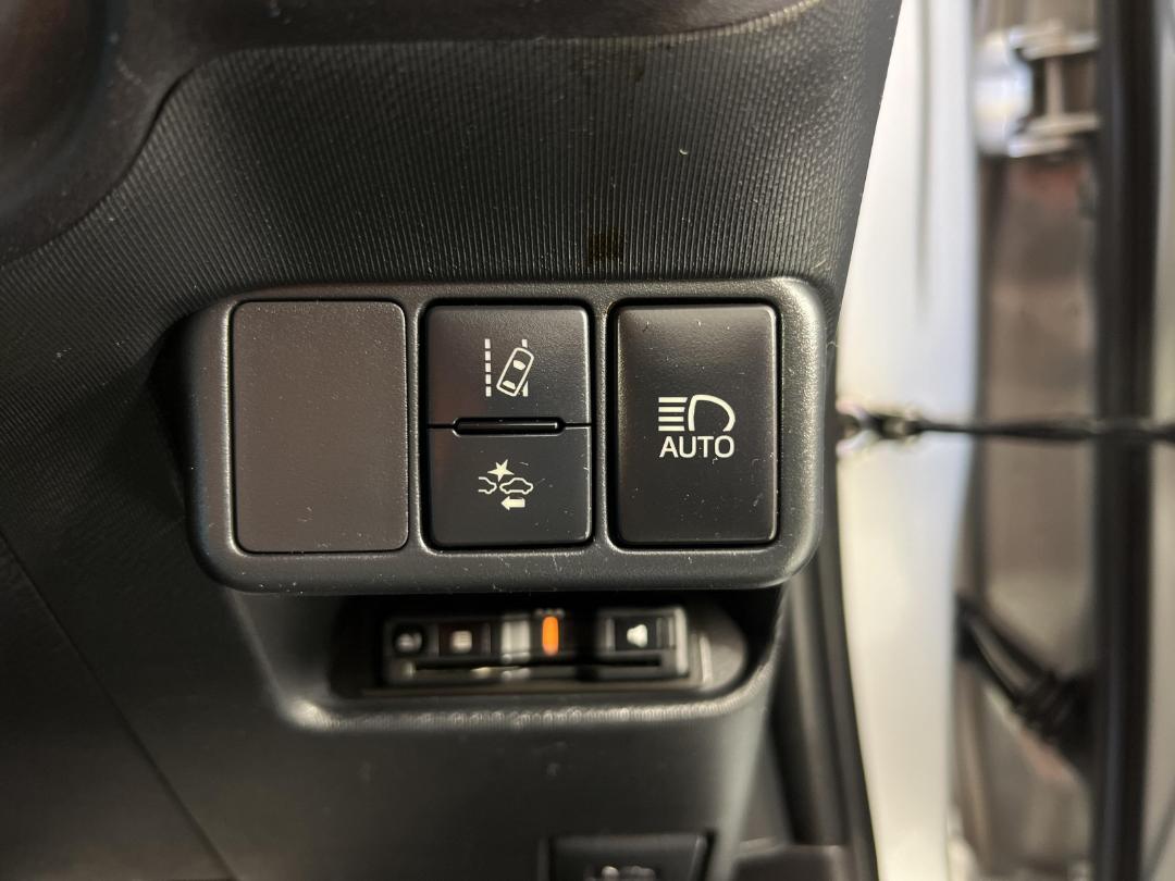 Photo '24' of Toyota Aqua