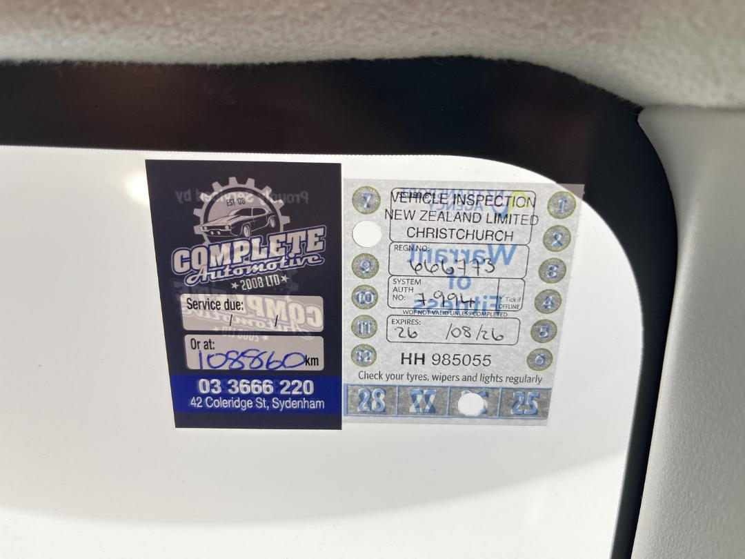 Photo '25' of Toyota Aqua