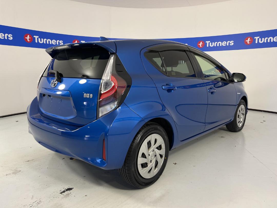 Photo '7' of Toyota Aqua