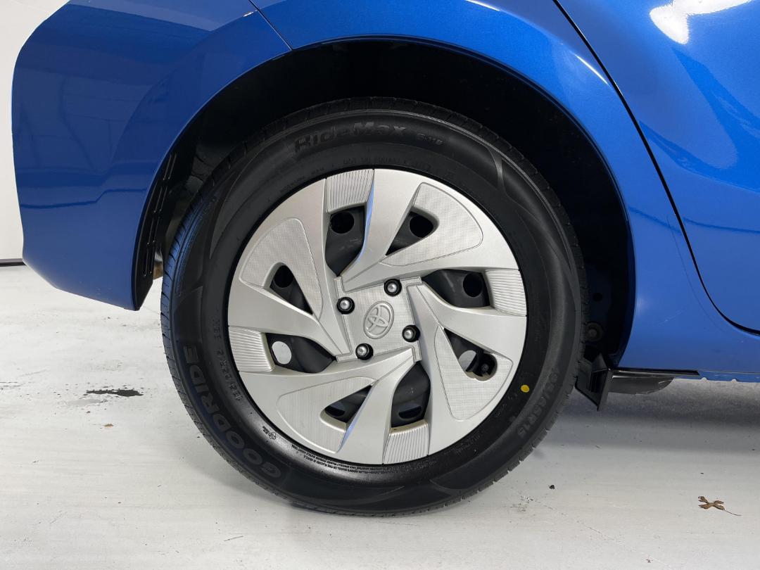 Photo '12' of Toyota Aqua