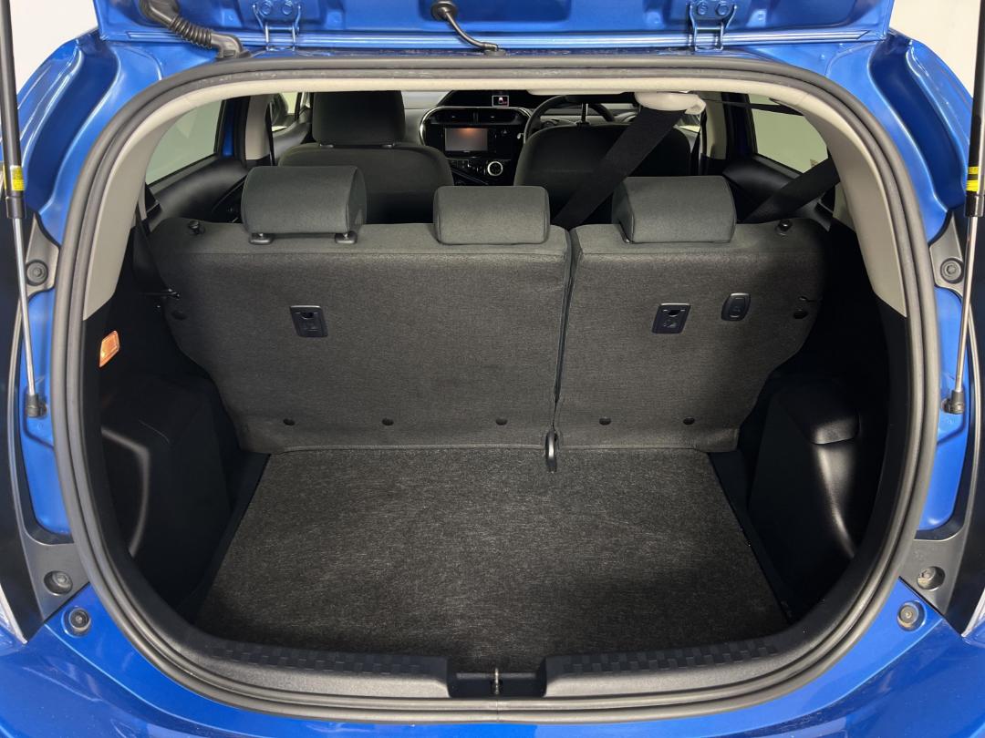 Photo '14' of Toyota Aqua