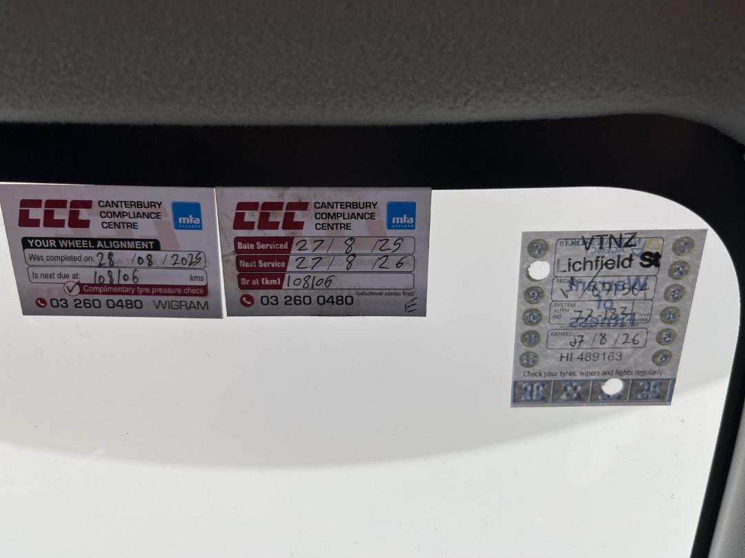 Photo '30' of Toyota Aqua