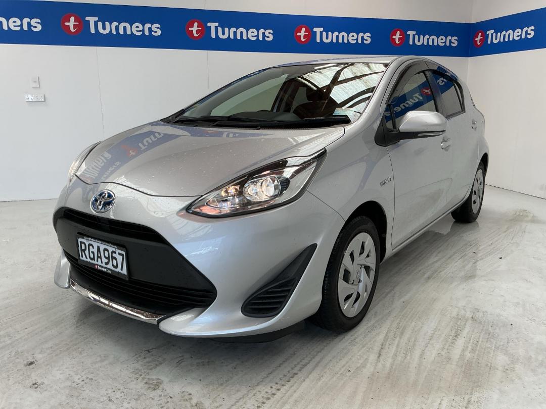 Photo '4' of Toyota Aqua Photo '4' of Toyota Aqua