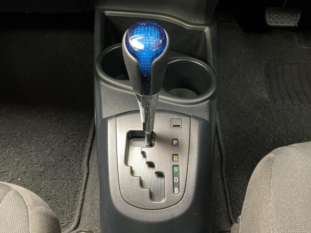 Photo '23' of Toyota Aqua Photo '23' of Toyota Aqua