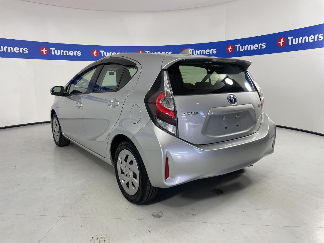 Photo '5' of Toyota Aqua