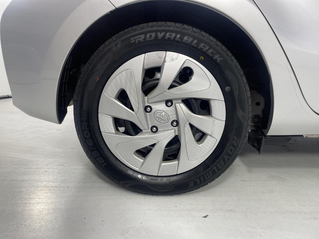 Photo '12' of Toyota Aqua