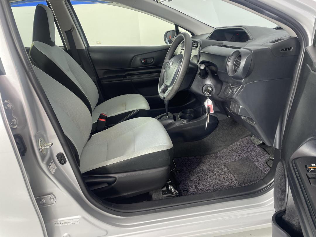 Photo '16' of Toyota Aqua