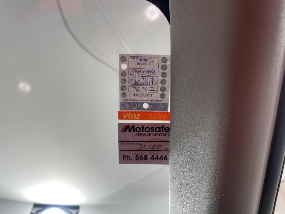 Photo '23' of Toyota Aqua