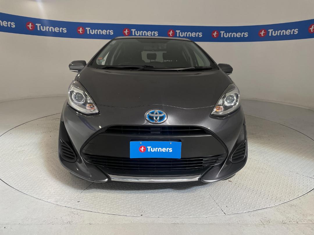 Photo '2' of Toyota Aqua