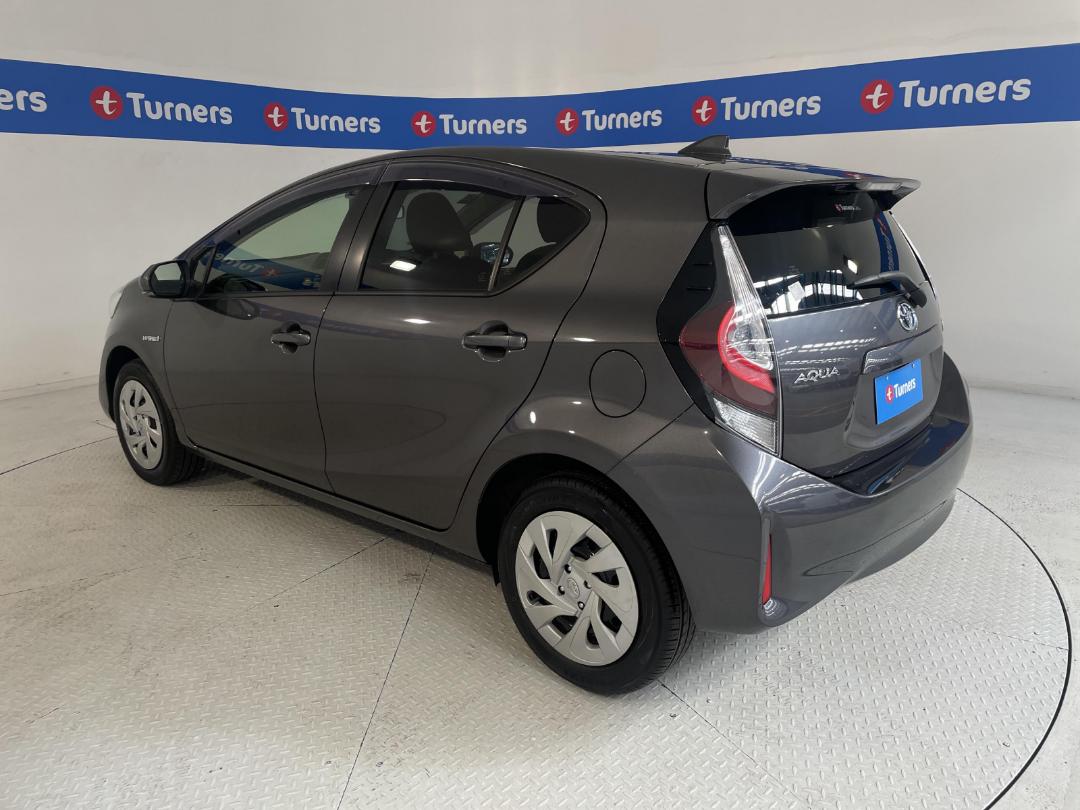 Photo '5' of Toyota Aqua