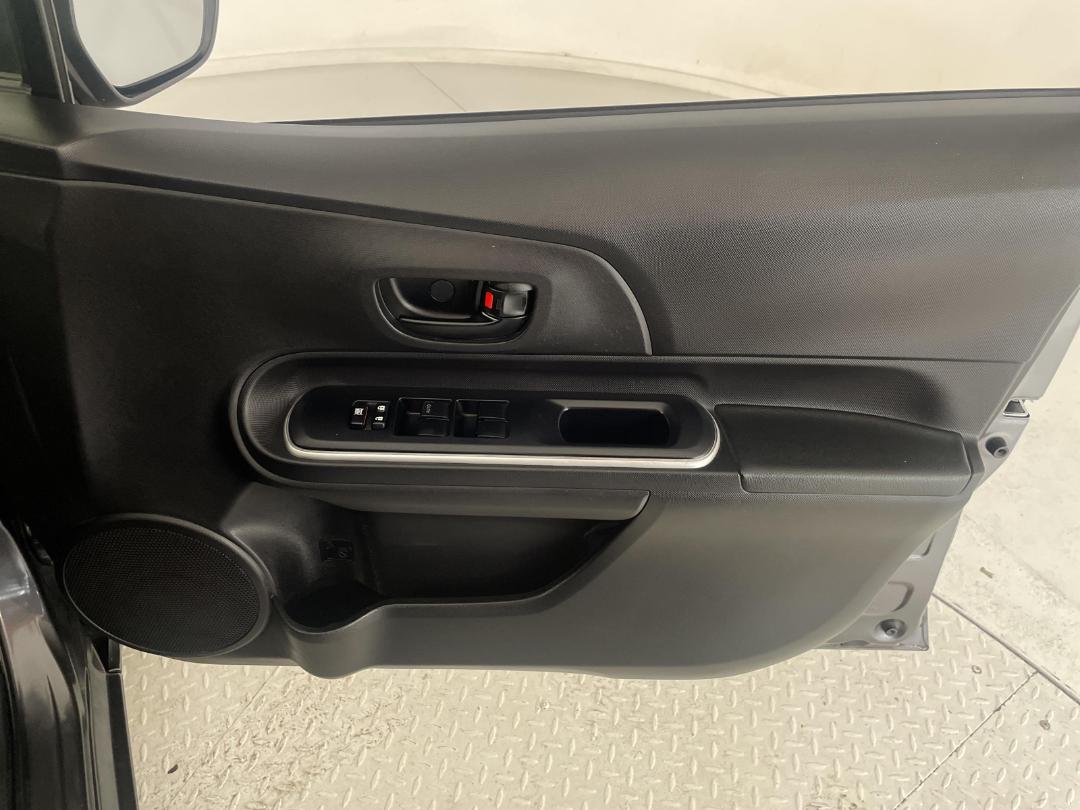 Photo '15' of Toyota Aqua