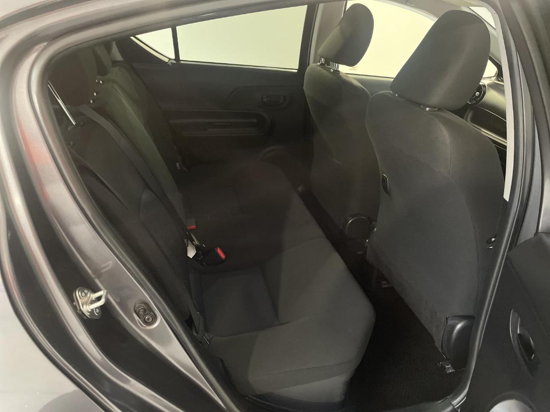 Photo '20' of Toyota Aqua