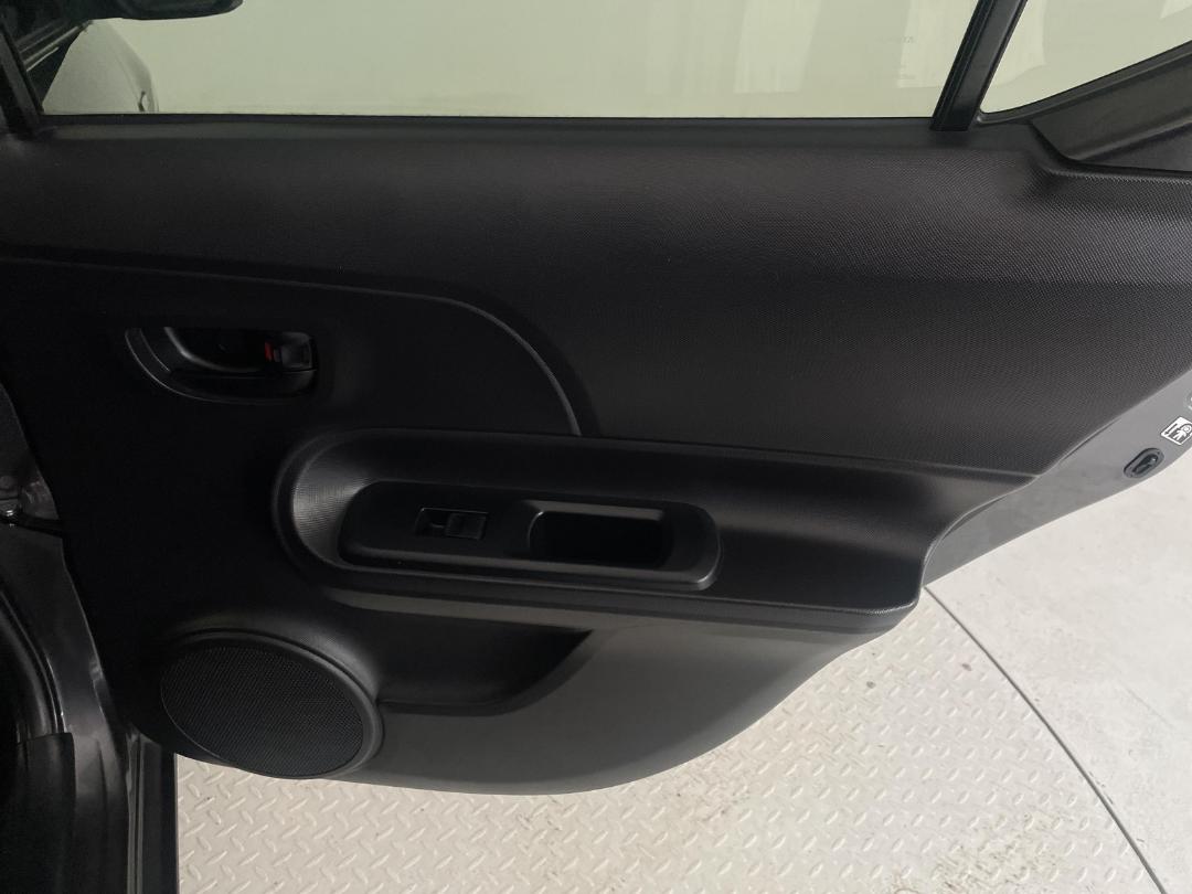 Photo '19' of Toyota Aqua