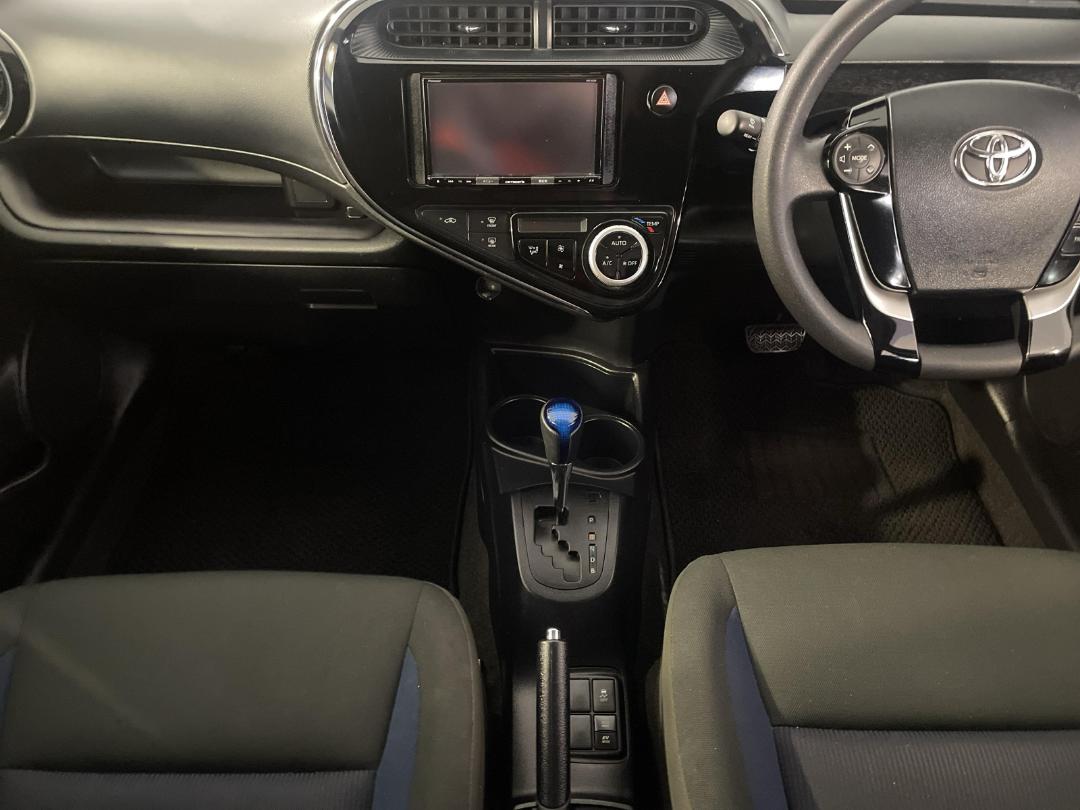 Photo '18' of Toyota Aqua