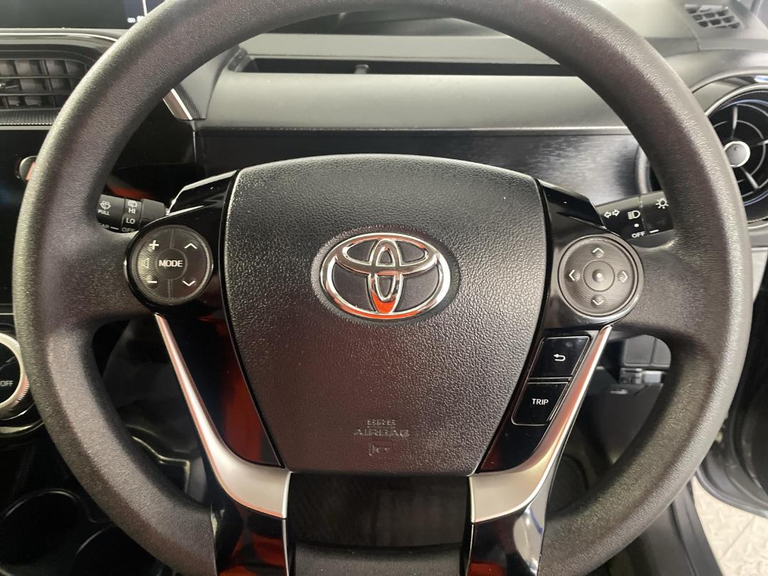 Photo '27' of Toyota Aqua