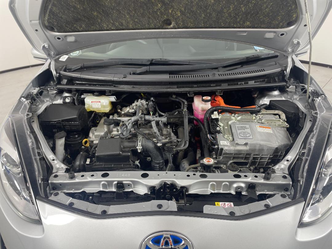 Photo '13' of Toyota Aqua