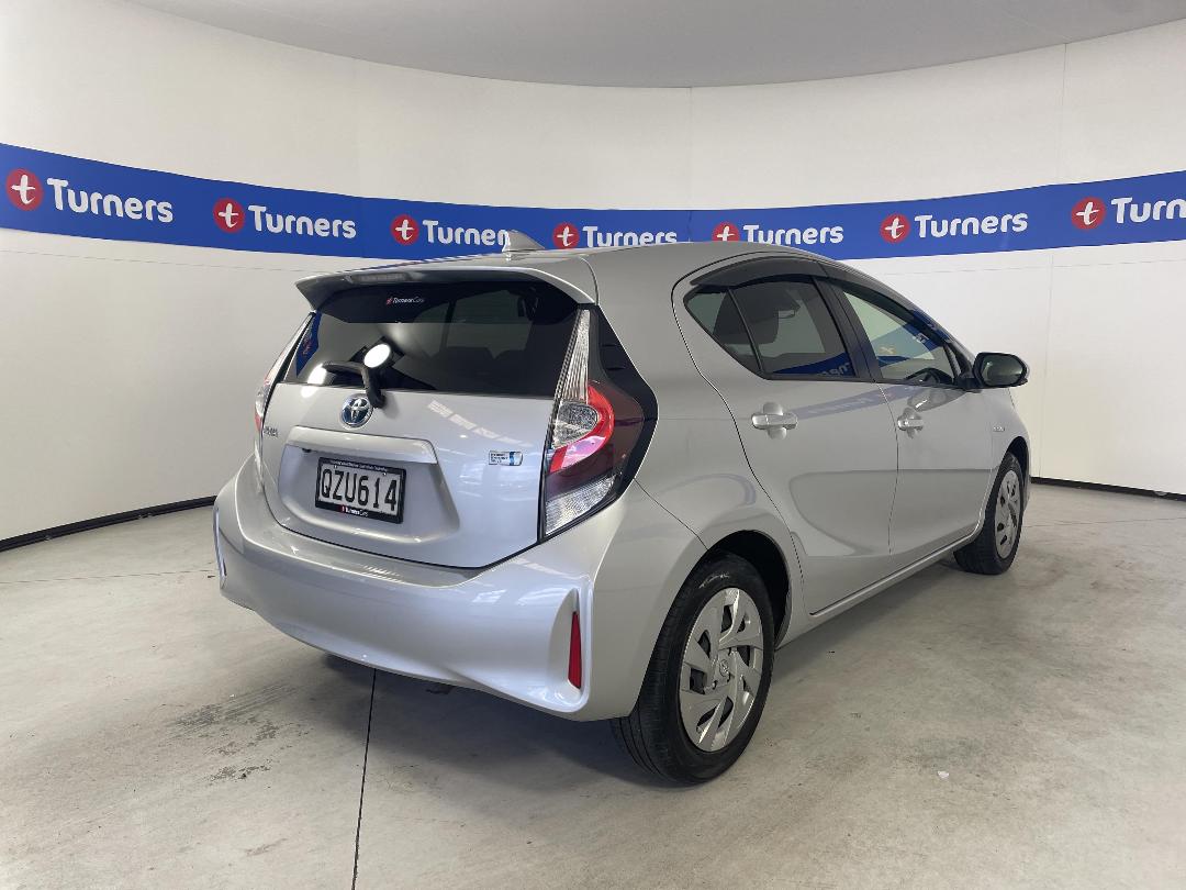 Photo '7' of Toyota Aqua