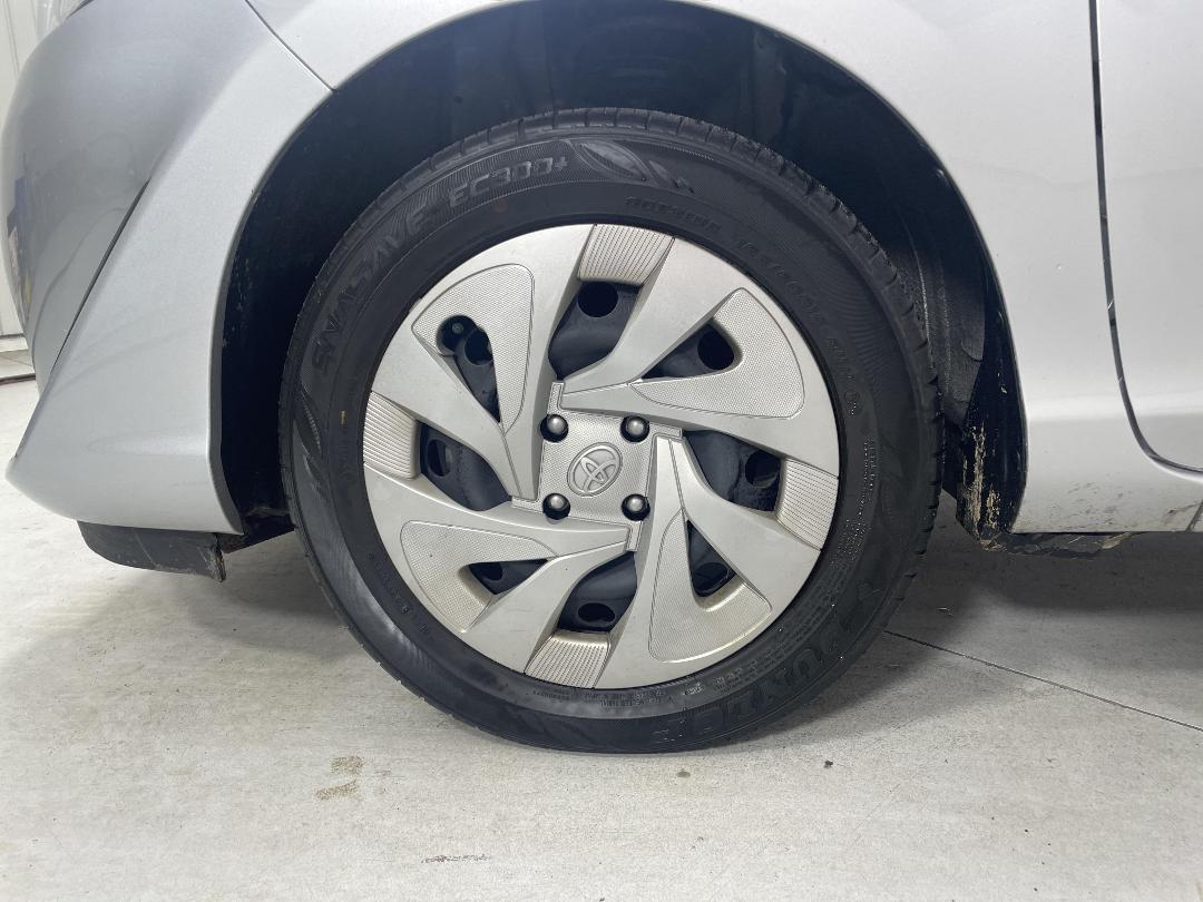 Photo '10' of Toyota Aqua