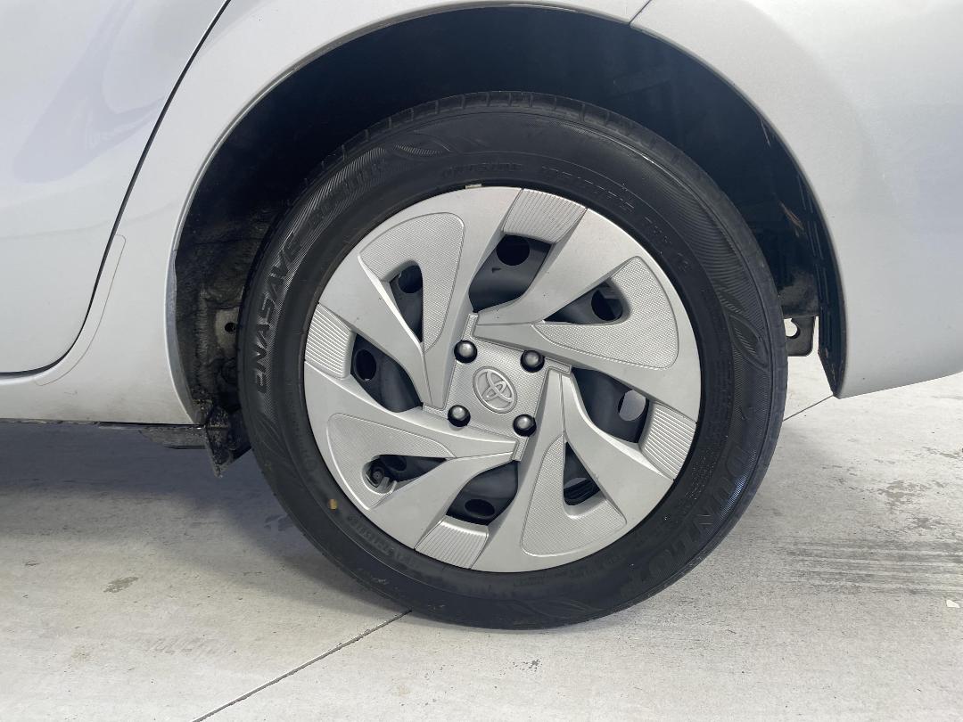 Photo '11' of Toyota Aqua