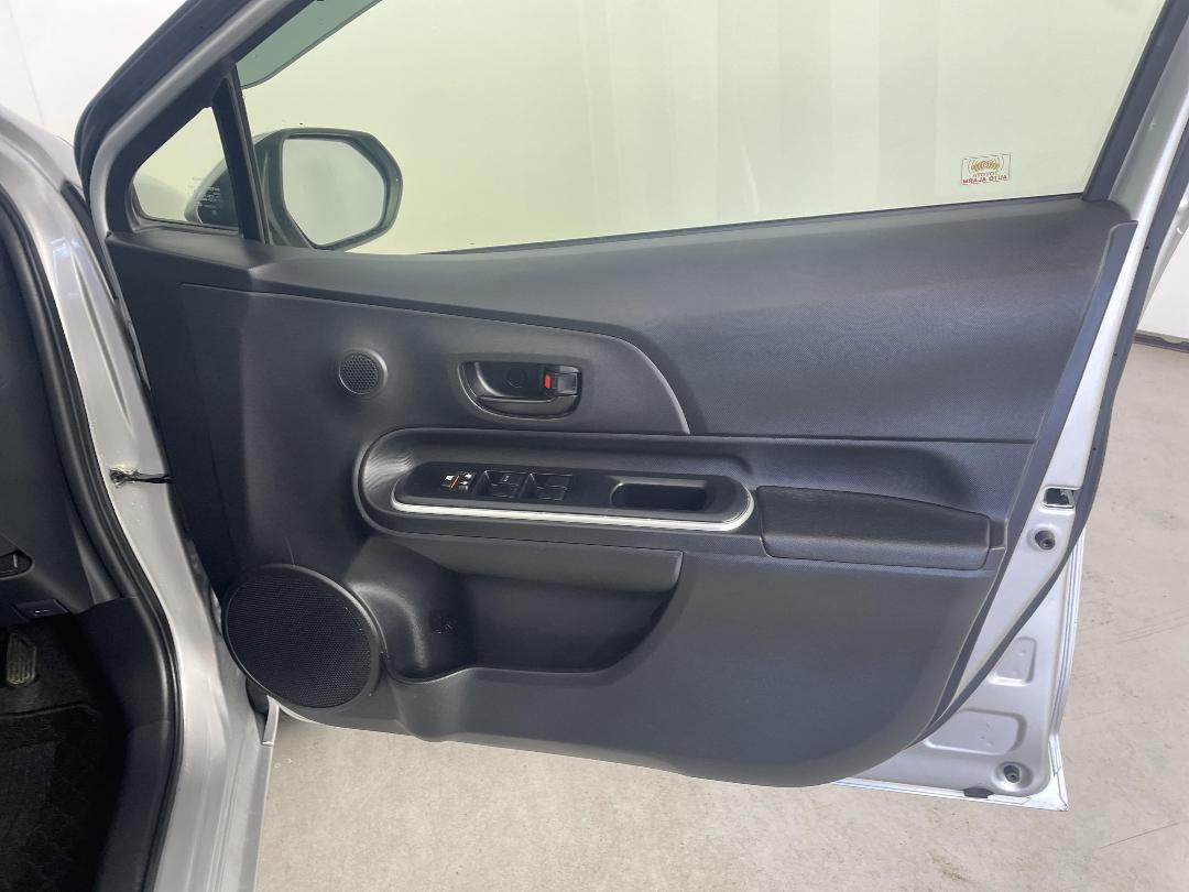 Photo '15' of Toyota Aqua