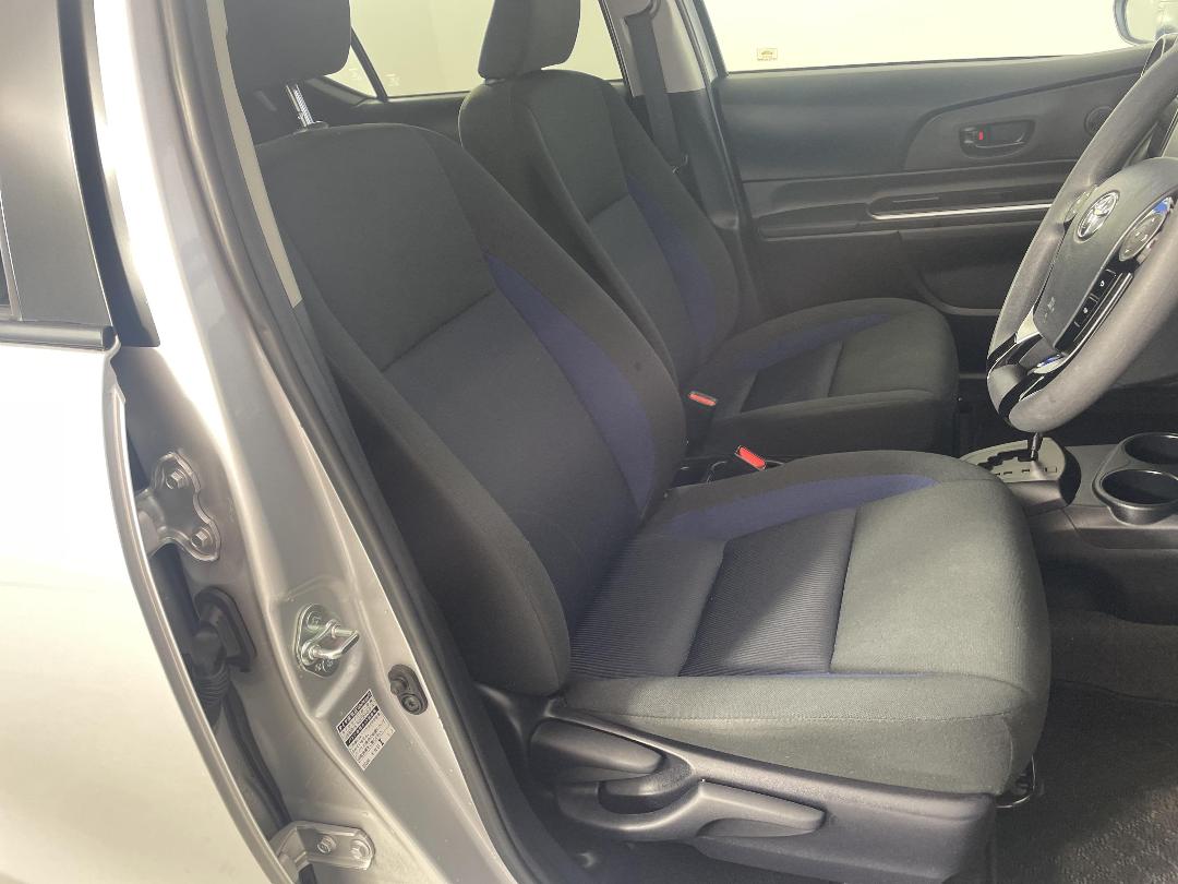 Photo '16' of Toyota Aqua