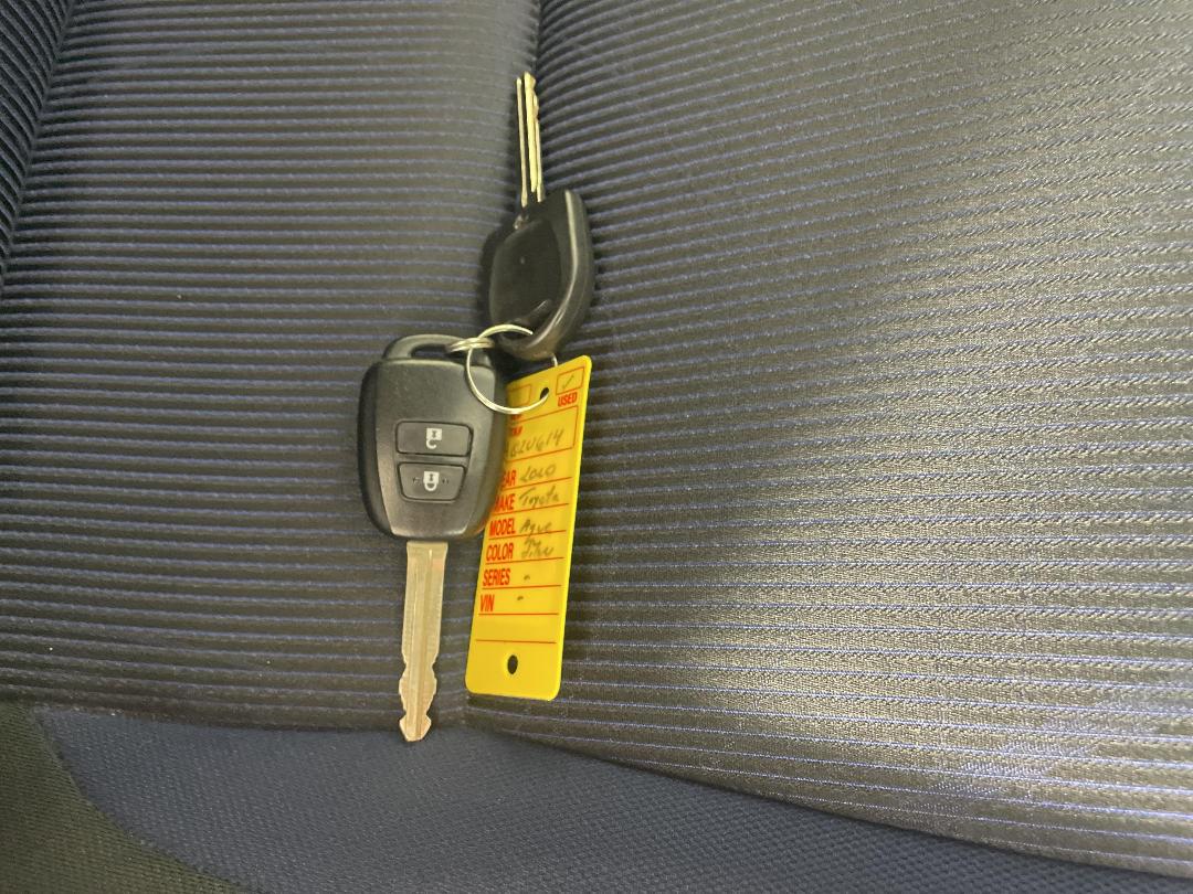 Photo '22' of Toyota Aqua