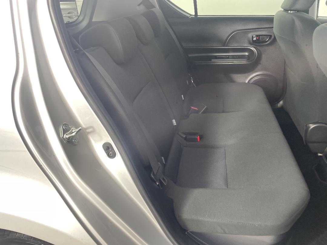 Photo '20' of Toyota Aqua