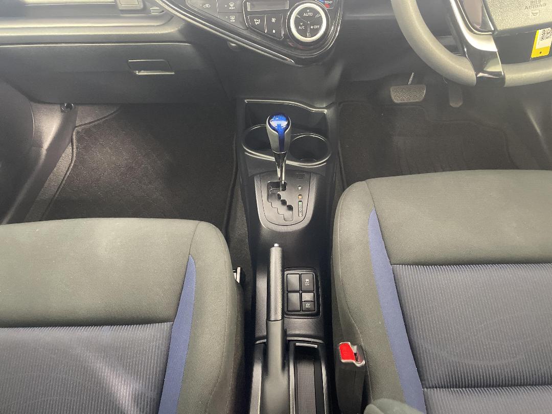 Photo '18' of Toyota Aqua