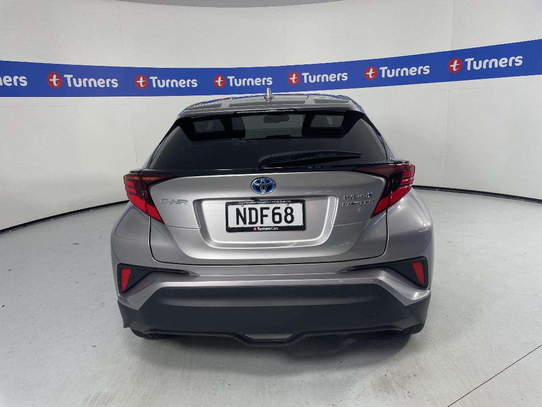 Photo '6' of Toyota C-HR