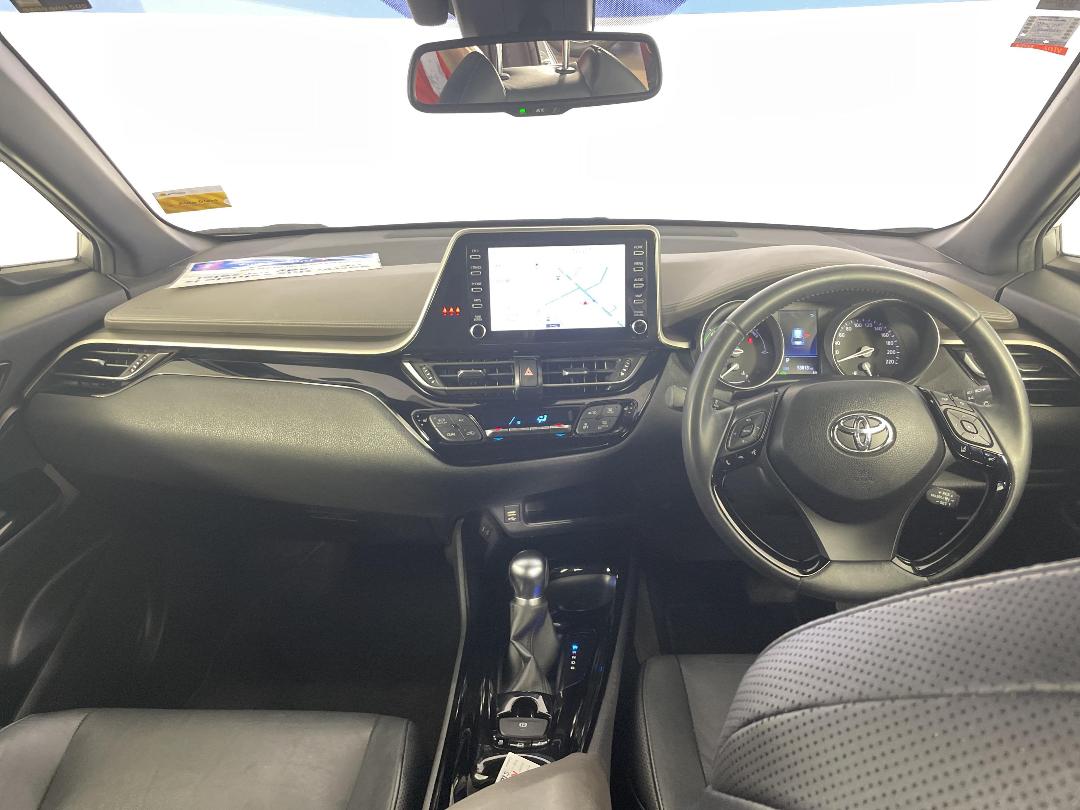 Photo '17' of Toyota C-HR