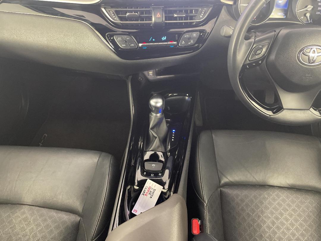 Photo '18' of Toyota C-HR