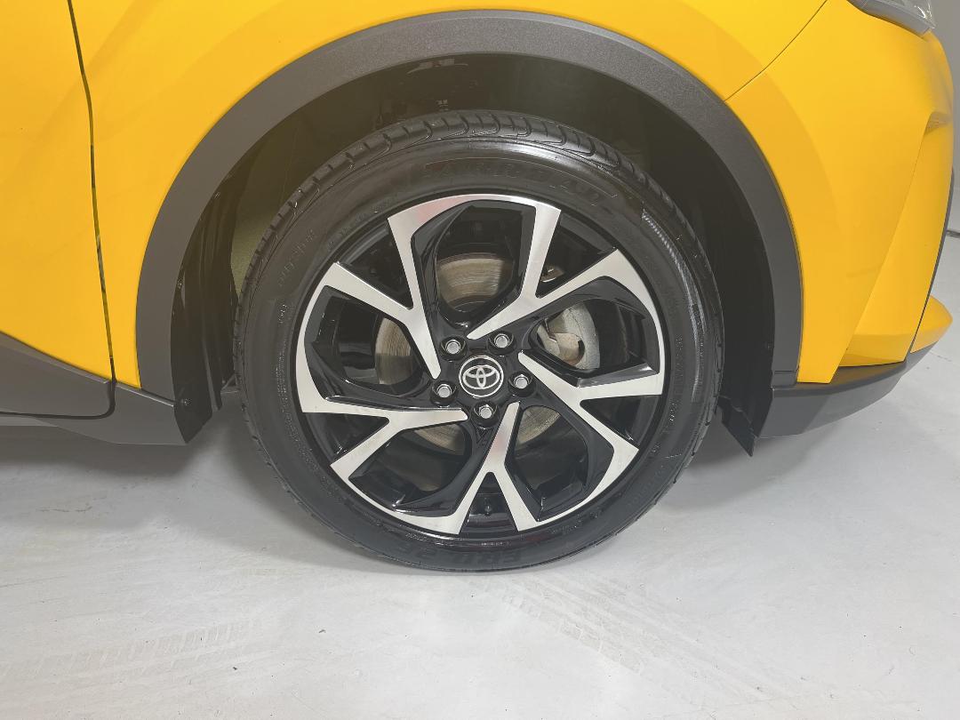 Photo '9' of Toyota C-HR